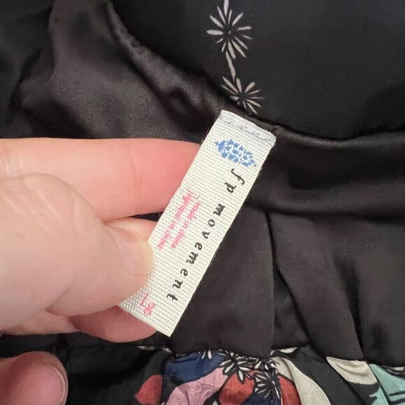 Free People Womens Black Floral Print Blue The Way Home Short Size Large - Picture 3 of 4